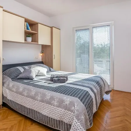 Apartment Radovic Nives *