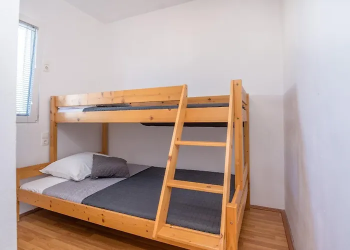 Radovic Nives Appartement Vir