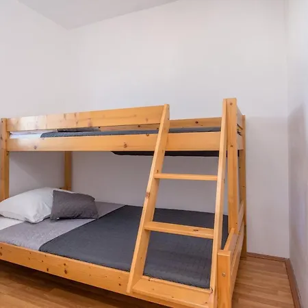 Radovic Nives Apartman Vir