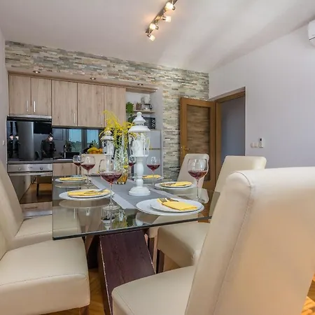 Radovic Nives Apartman *